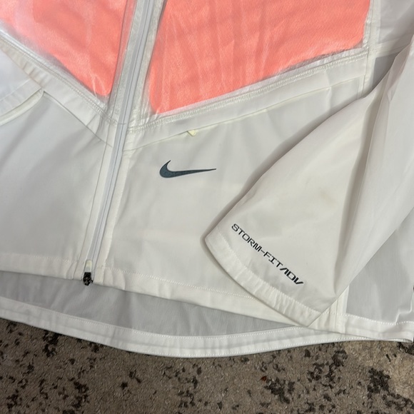 Nike Womens Storm-Fit Adv Running Jacket - Picture 3 of 11
